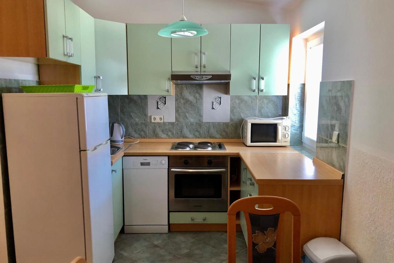 Villa Latina With 6 Apartments And A Shared Pool Vir Exteriér fotografie