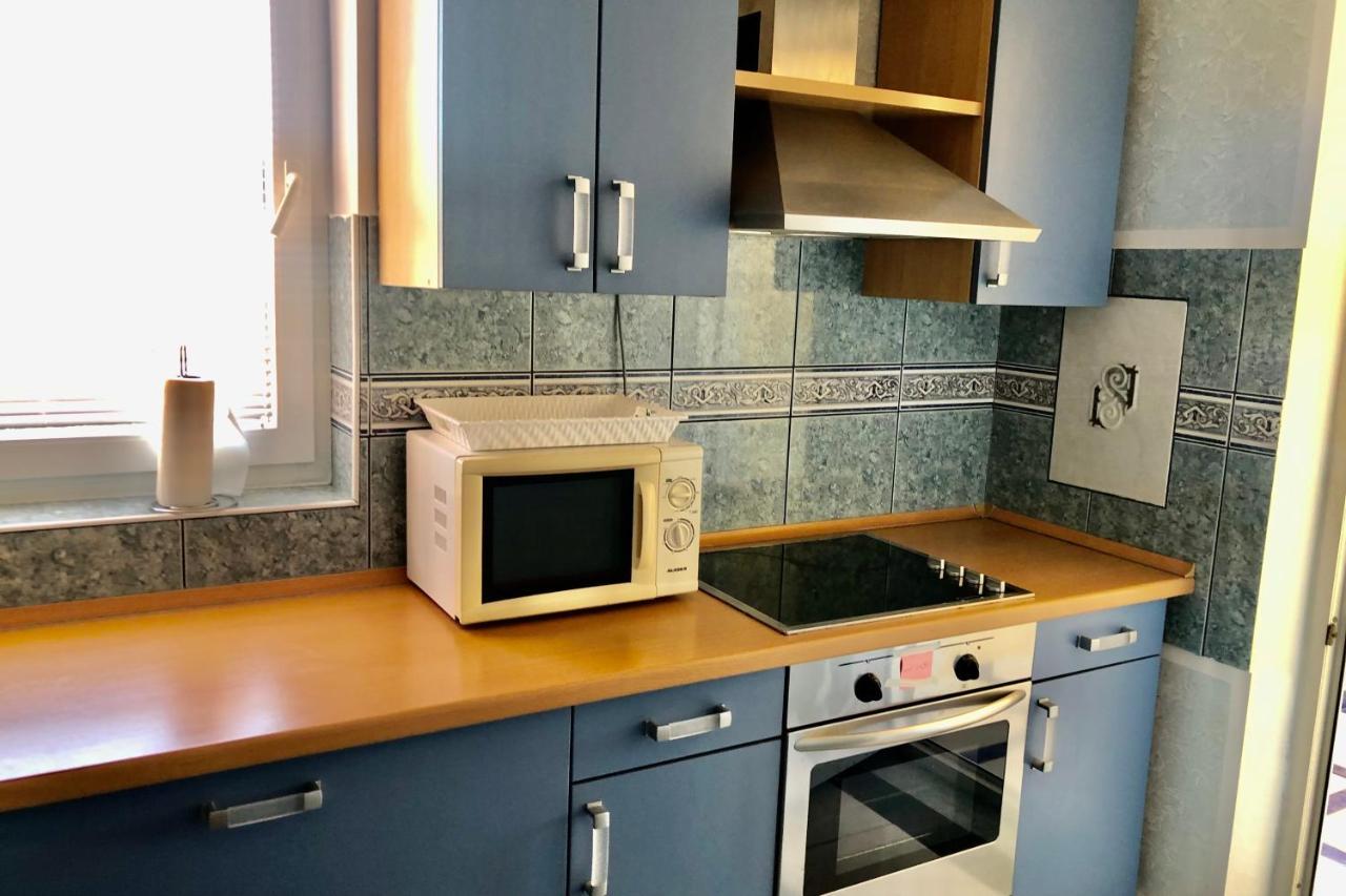 Villa Latina With 6 Apartments And A Shared Pool Vir Exteriér fotografie