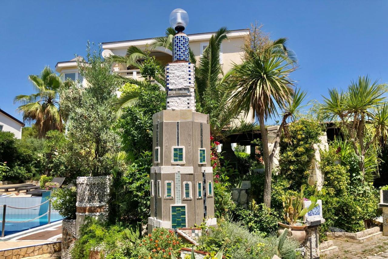 Villa Latina With 6 Apartments And A Shared Pool Vir Exteriér fotografie