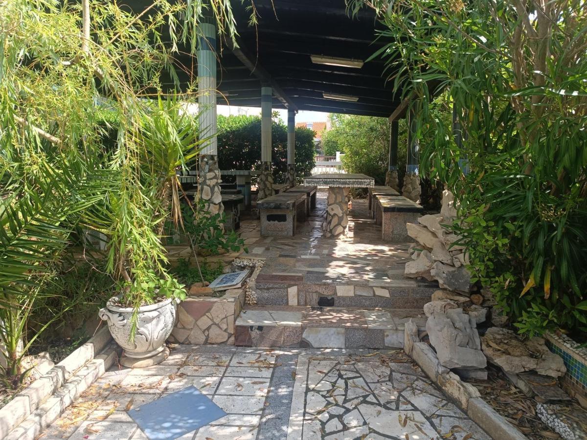 Villa Latina With 6 Apartments And A Shared Pool Vir Exteriér fotografie