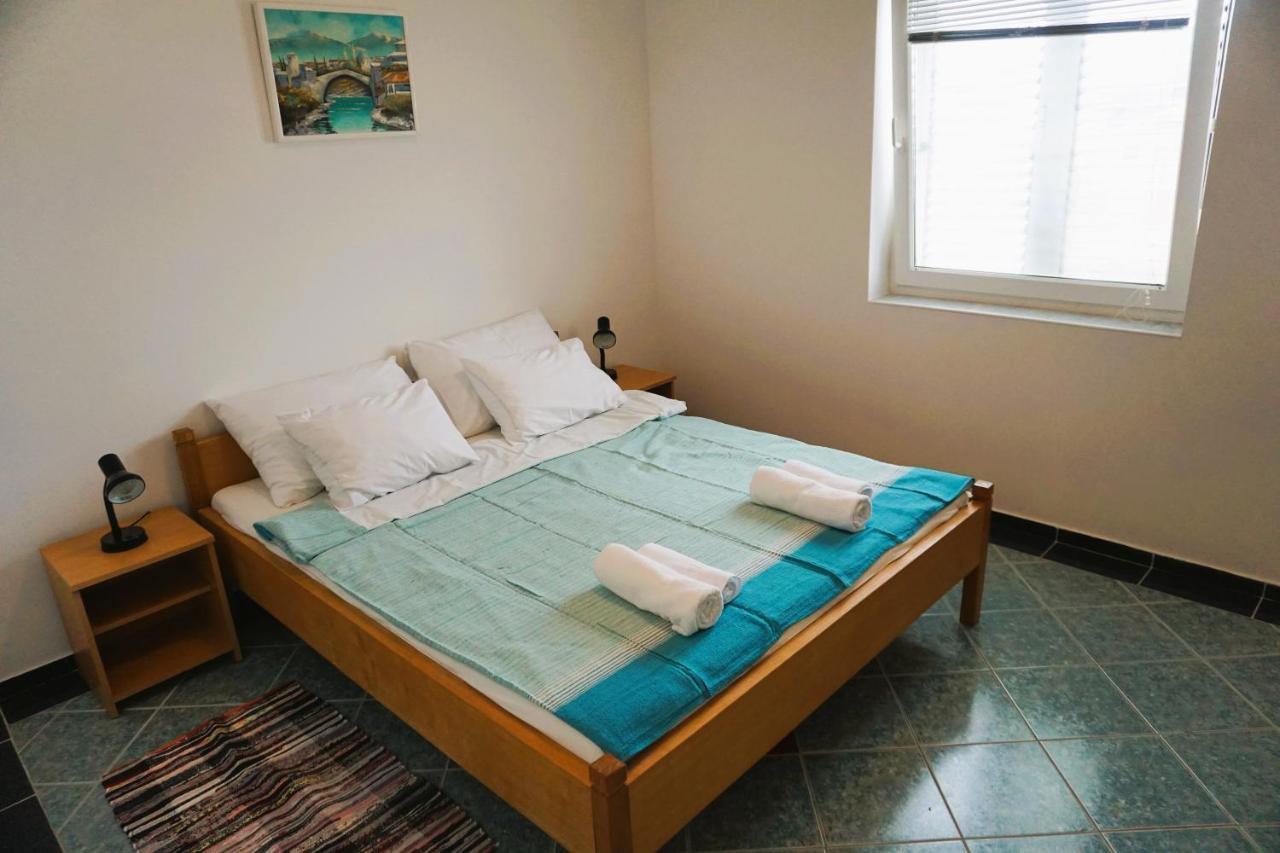 Villa Latina With 6 Apartments And A Shared Pool Vir Exteriér fotografie
