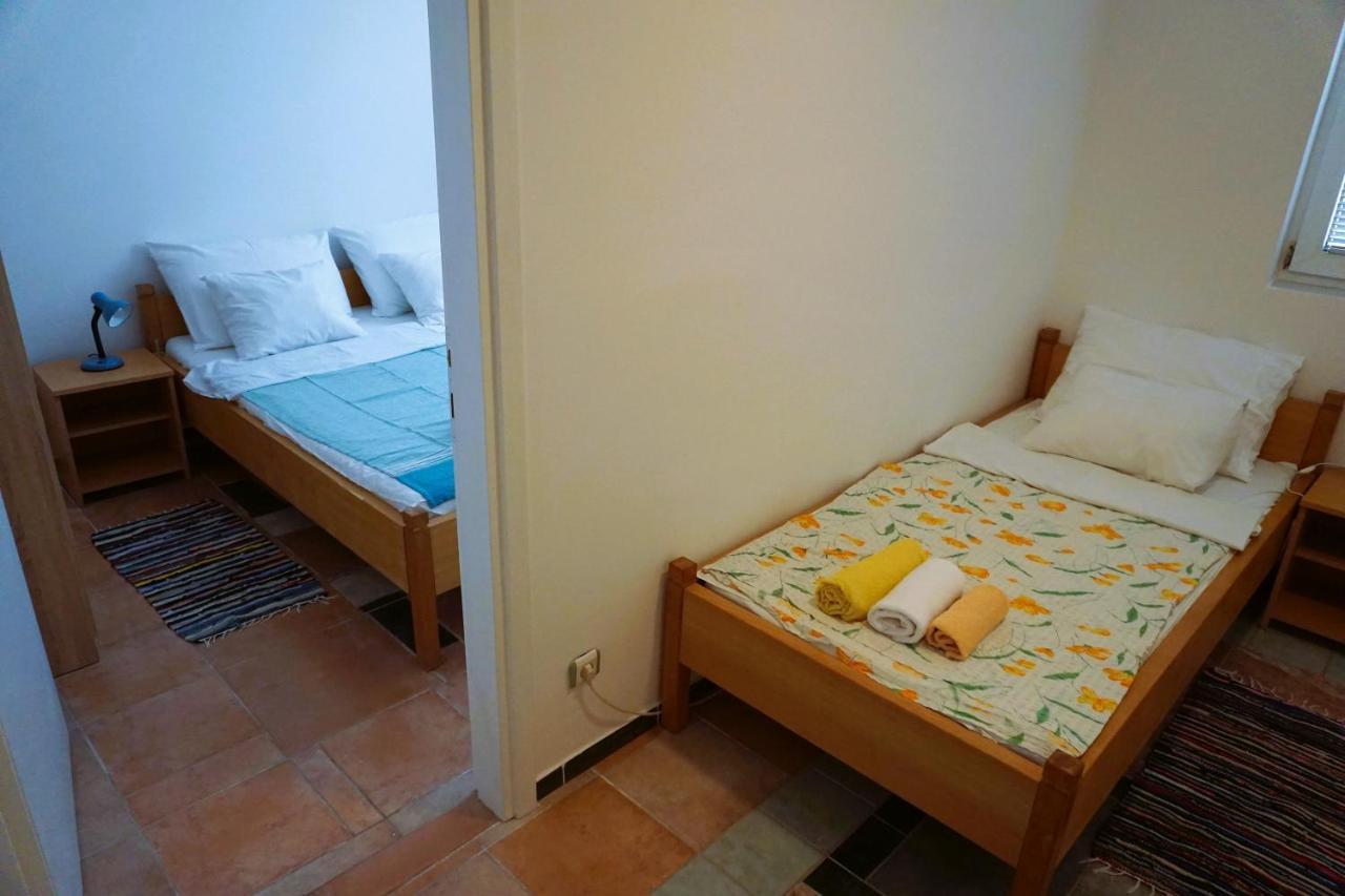 Villa Latina With 6 Apartments And A Shared Pool Vir Exteriér fotografie